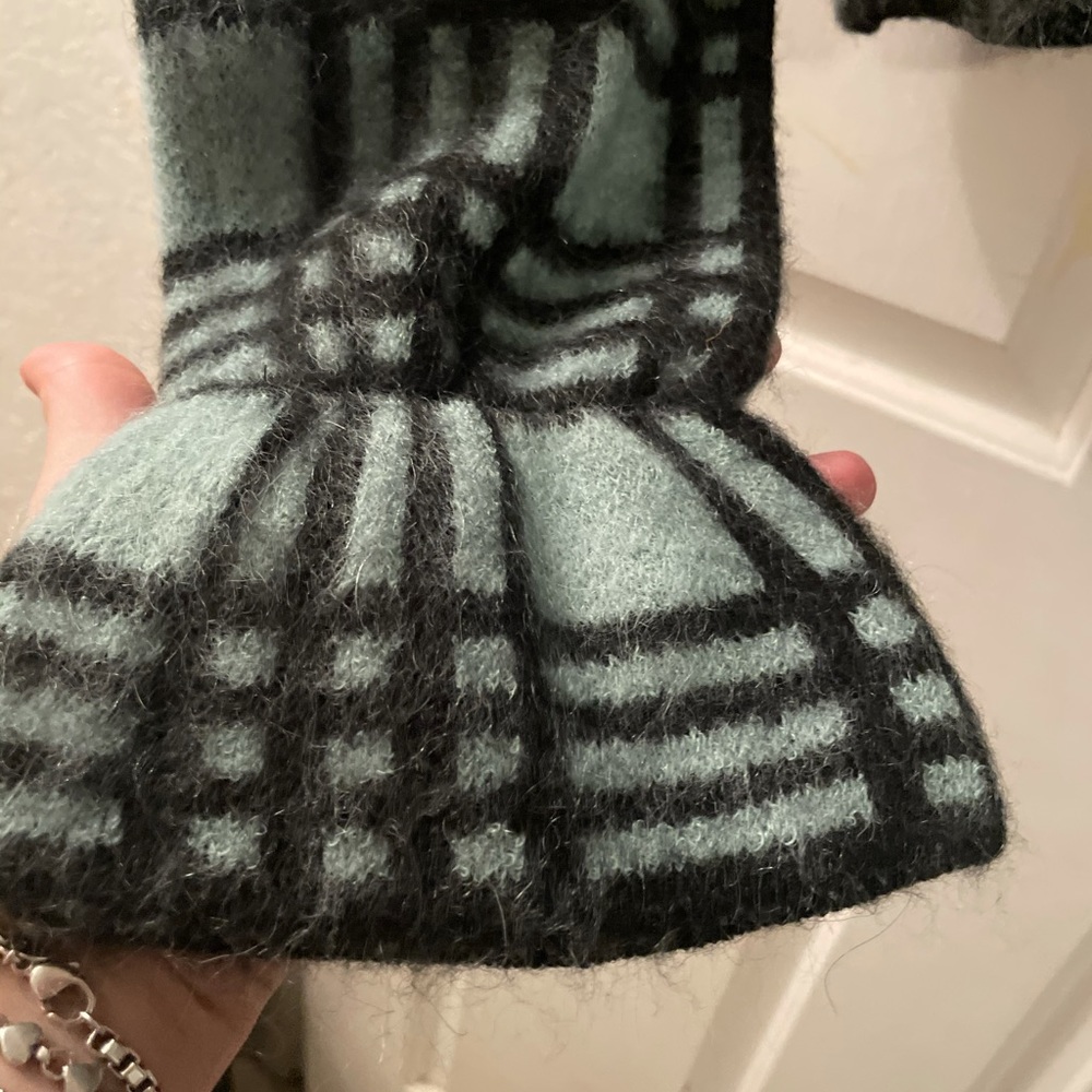 Zara sweater - Picture 2 of 4